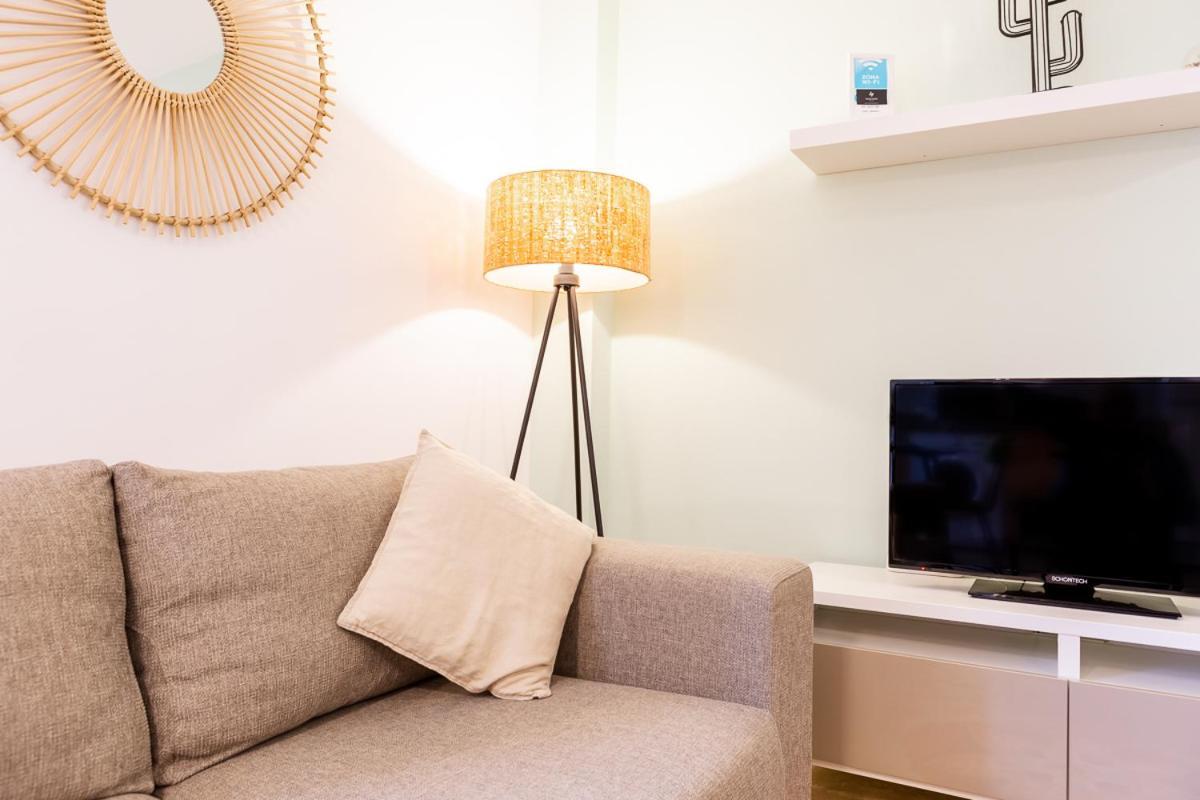 Teatro Suites Malaga City Flat Exteriör bild