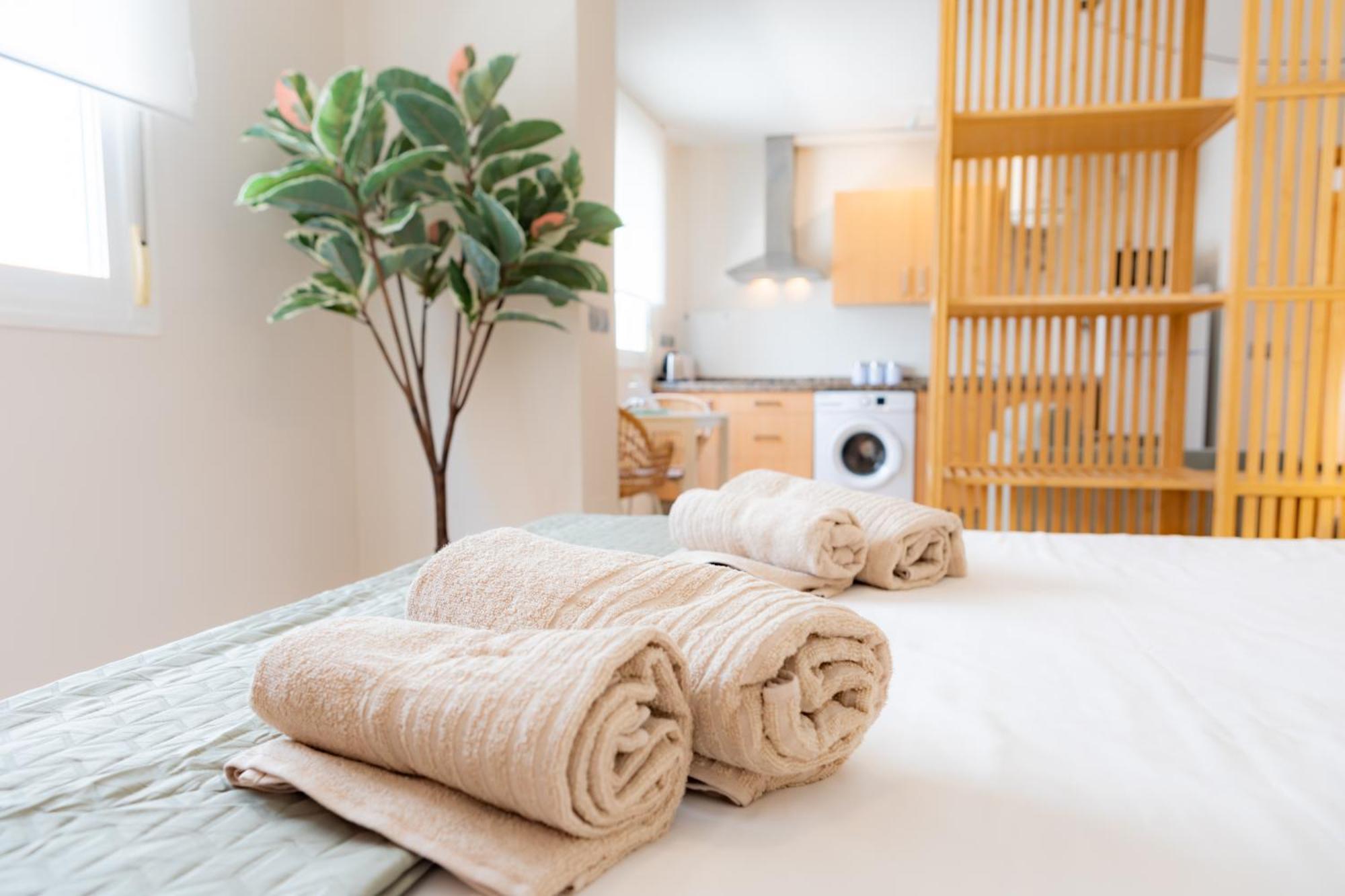 Teatro Suites Malaga City Flat Exteriör bild